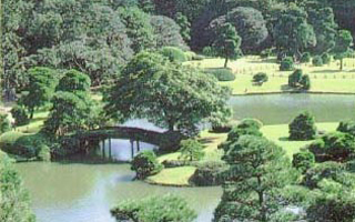 六義園